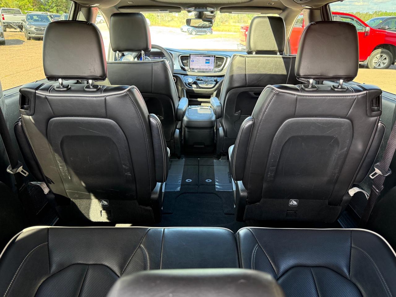 2025 Chrysler Pacifica Limited Front-Wheel Drive Passenger Van Photo
