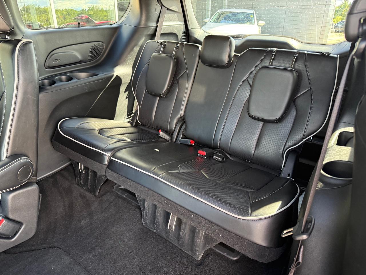 2025 Chrysler Pacifica Limited Front-Wheel Drive Passenger Van Photo
