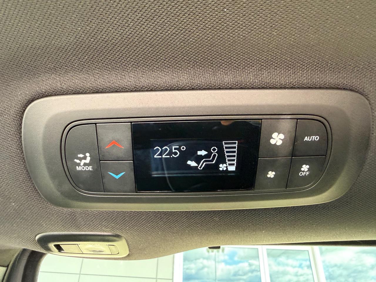2025 Chrysler Pacifica Limited Front-Wheel Drive Passenger Van Photo