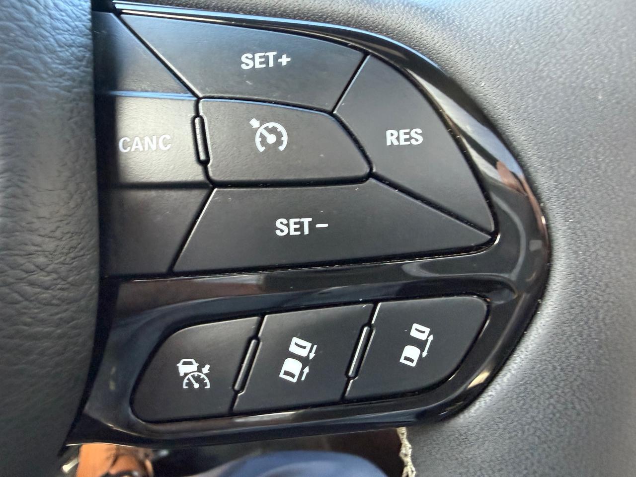 2025 Chrysler Pacifica Limited Front-Wheel Drive Passenger Van Photo
