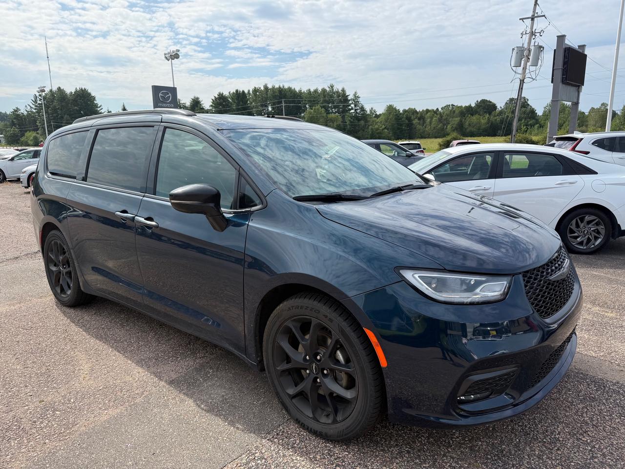 2025 Chrysler Pacifica Limited Front-Wheel Drive Passenger Van Photo5