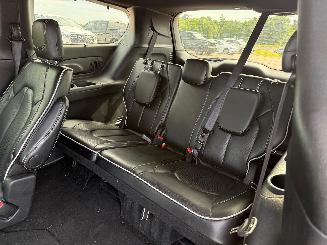 2025 Chrysler Pacifica Limited Front-Wheel Drive Passenger Van Photo