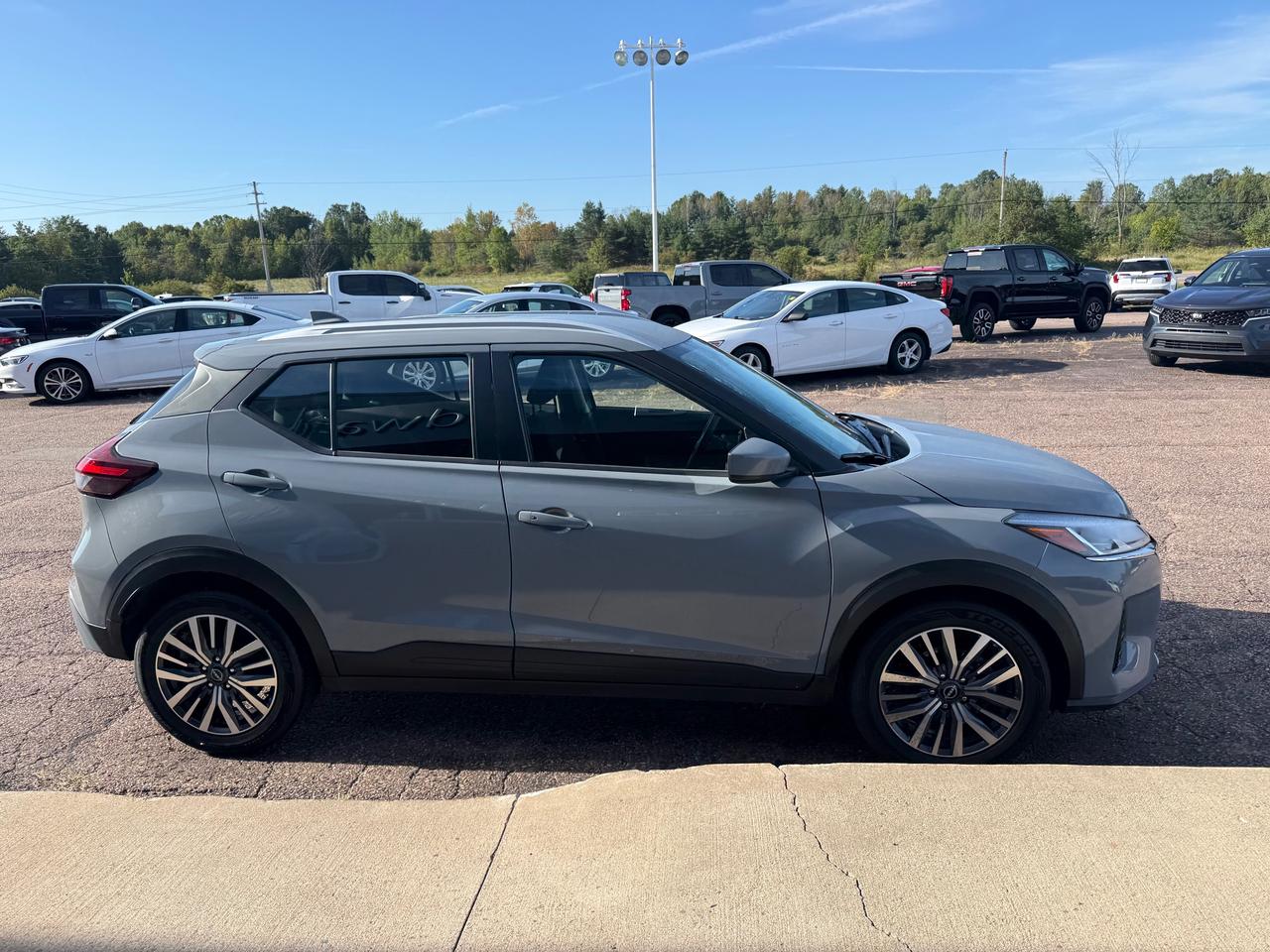2025 Nissan Kicks Play SV 4dr Front-Wheel Drive Photo