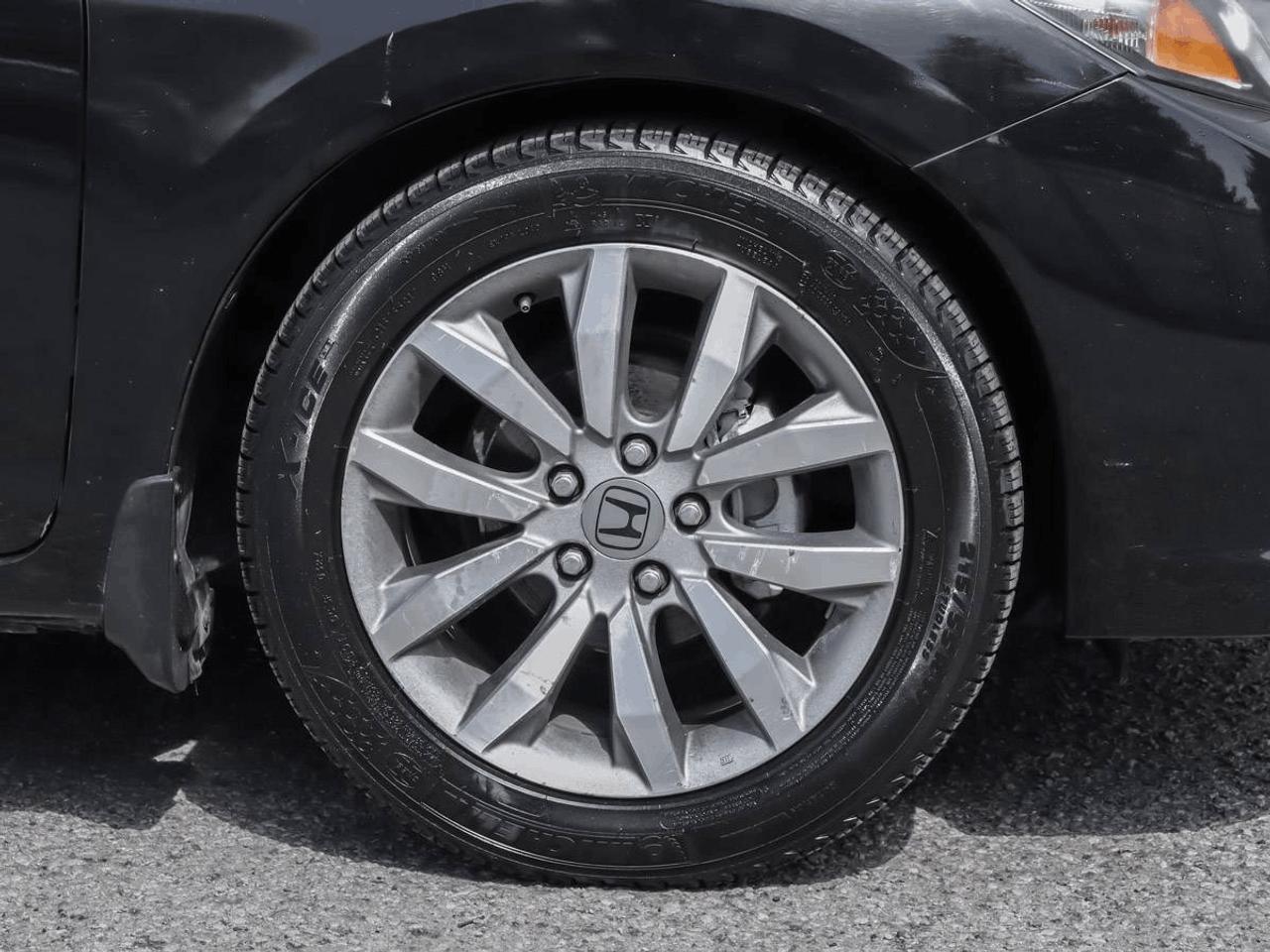 2013 Honda Civic 4dr Man LX Photo