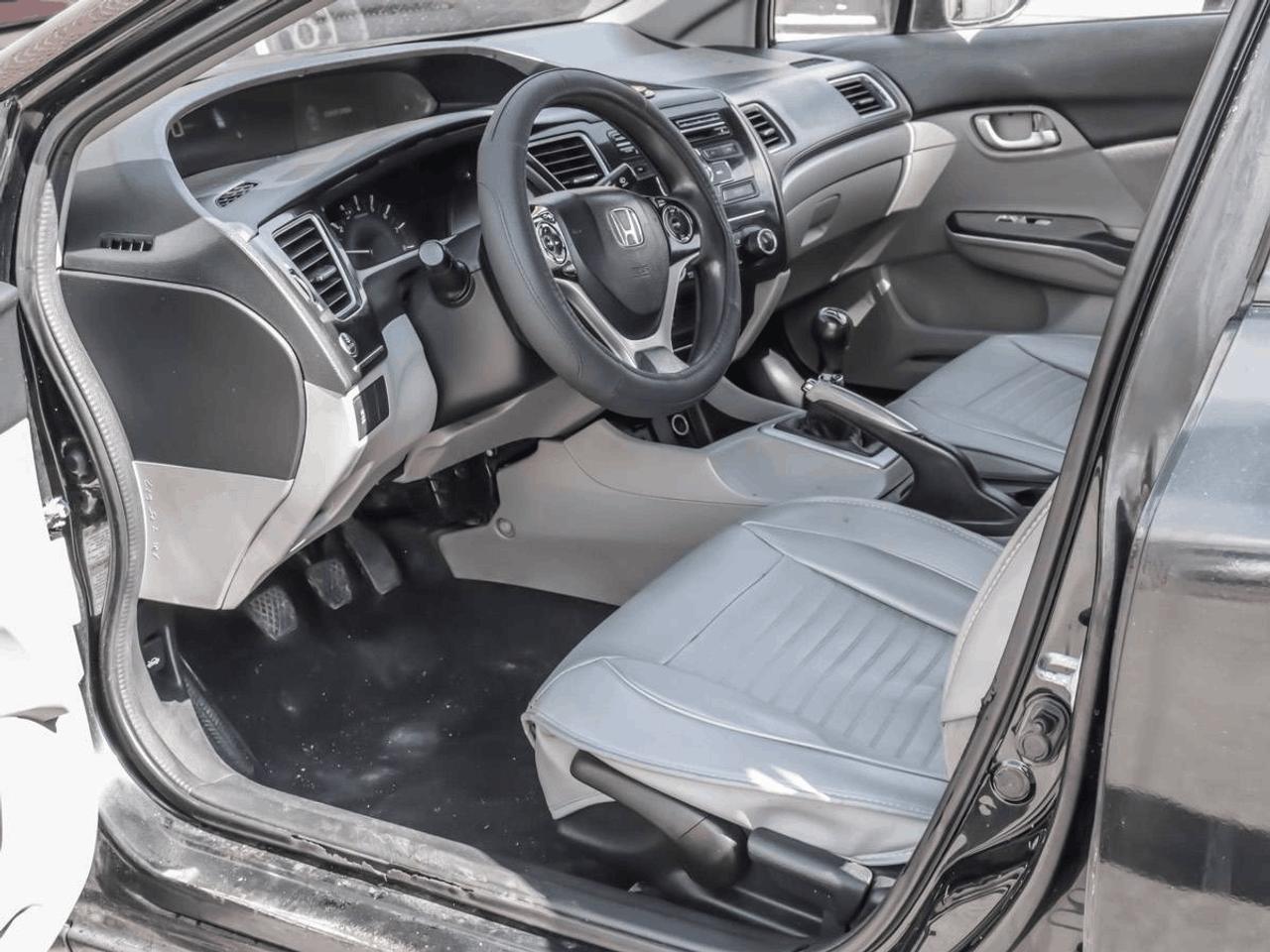 2013 Honda Civic 4dr Man LX Photo