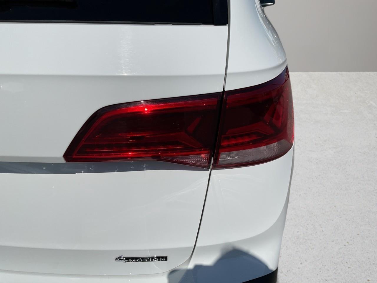 2024 Volkswagen Taos Comfortline 4dr All-Wheel Drive 4MOTION Photo