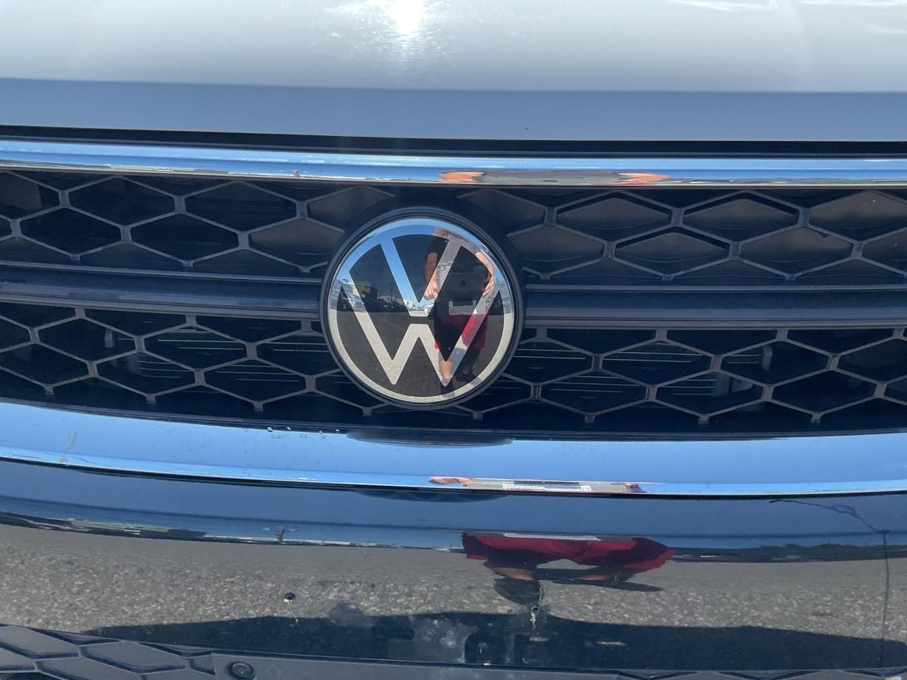 2024 Volkswagen Taos Comfortline 4dr All-Wheel Drive 4MOTION Photo