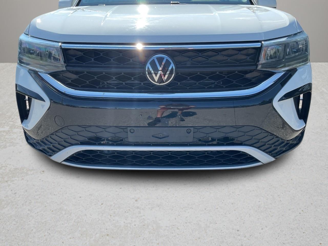 2024 Volkswagen Taos Comfortline 4dr All-Wheel Drive 4MOTION Photo