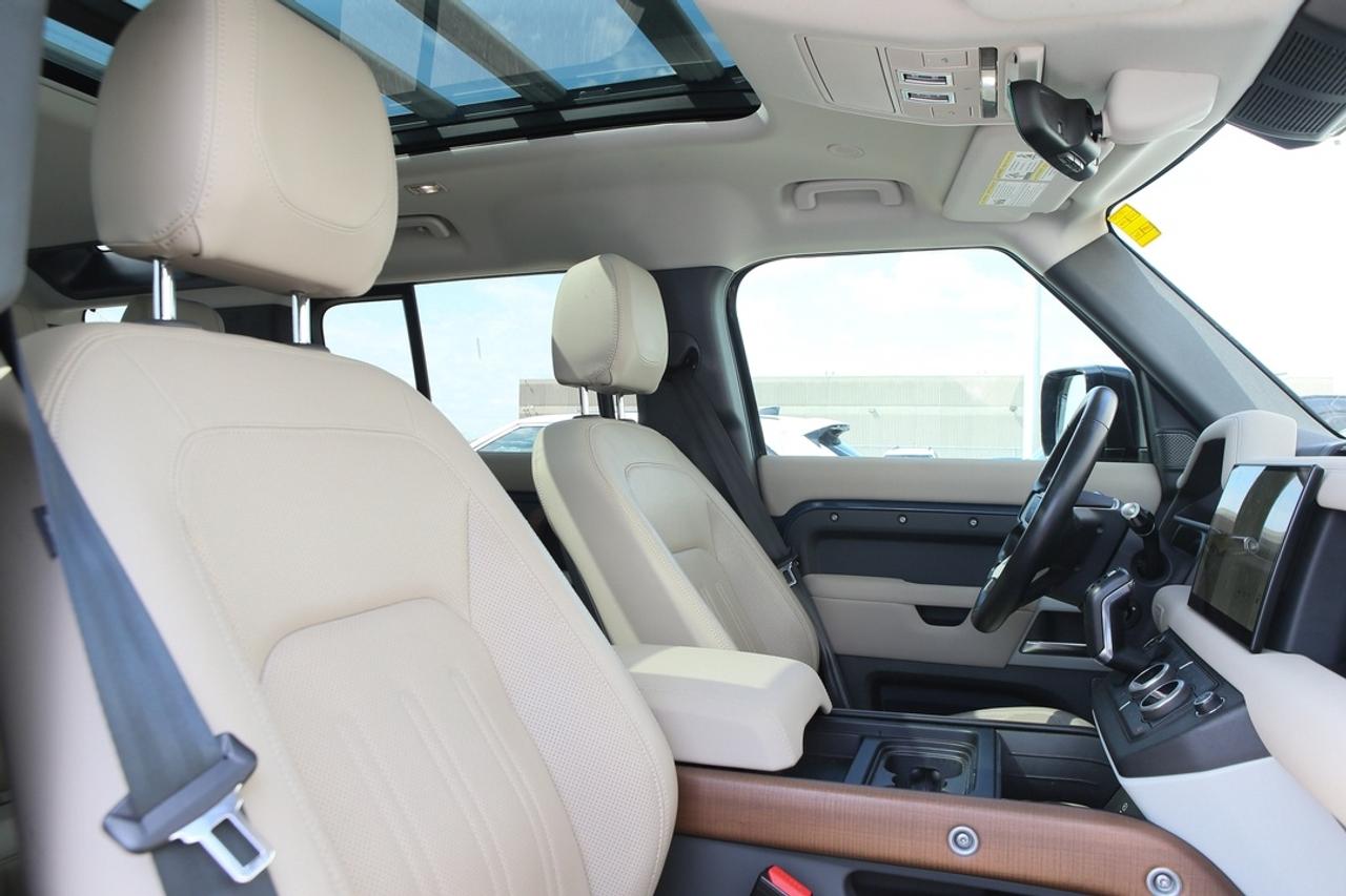 2022 Land Rover Defender SE Photo
