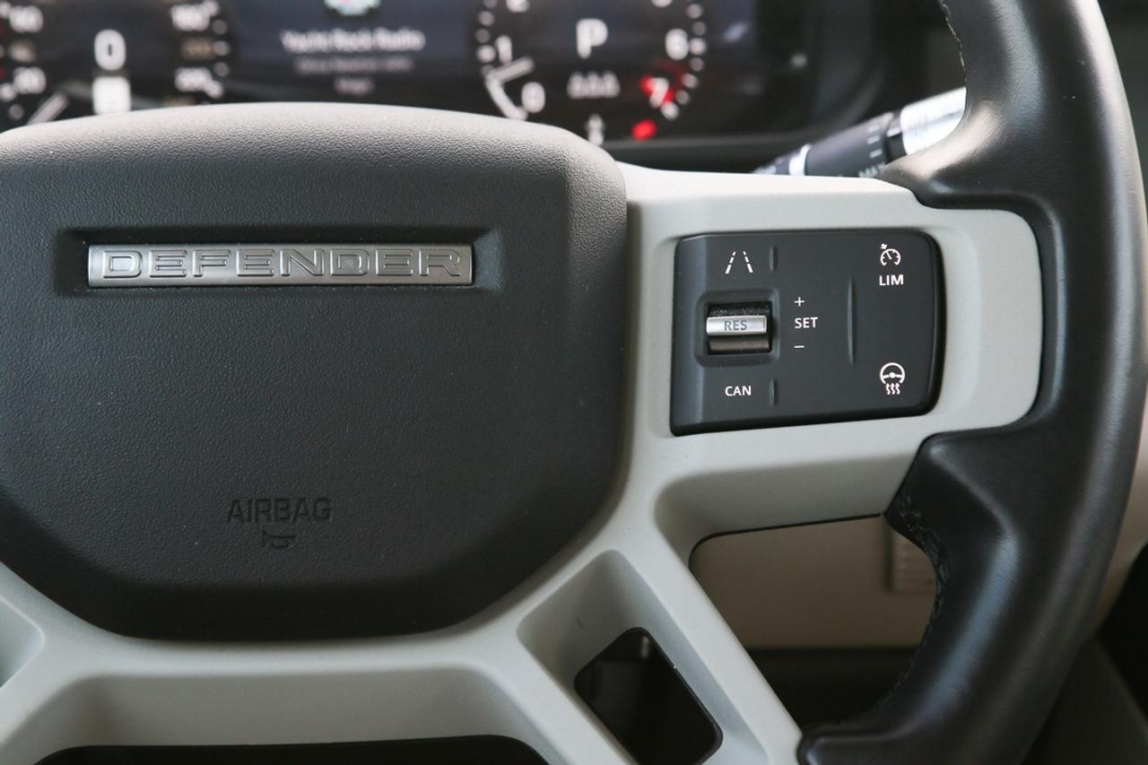 2022 Land Rover Defender SE Photo