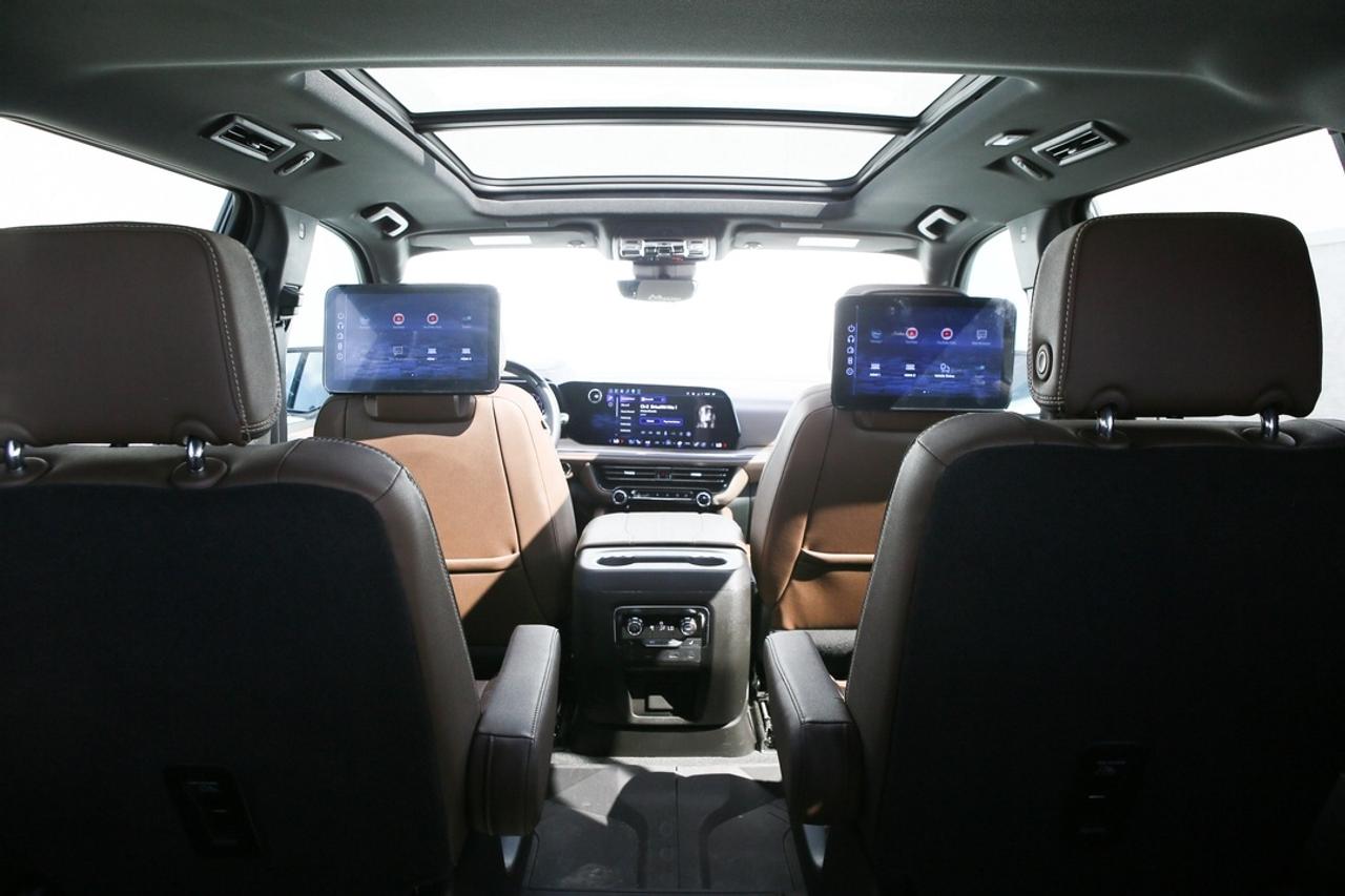 2026 Chevrolet Tahoe HIGH COUNTRY 420 HP 6.2L V8   HIGH COUNTRY DELUXE PACKAGE   MAGNETIC RIDE CONTROL   BOSE? PREMIUM AUDIO   ULTIMATE FAMILY Photo