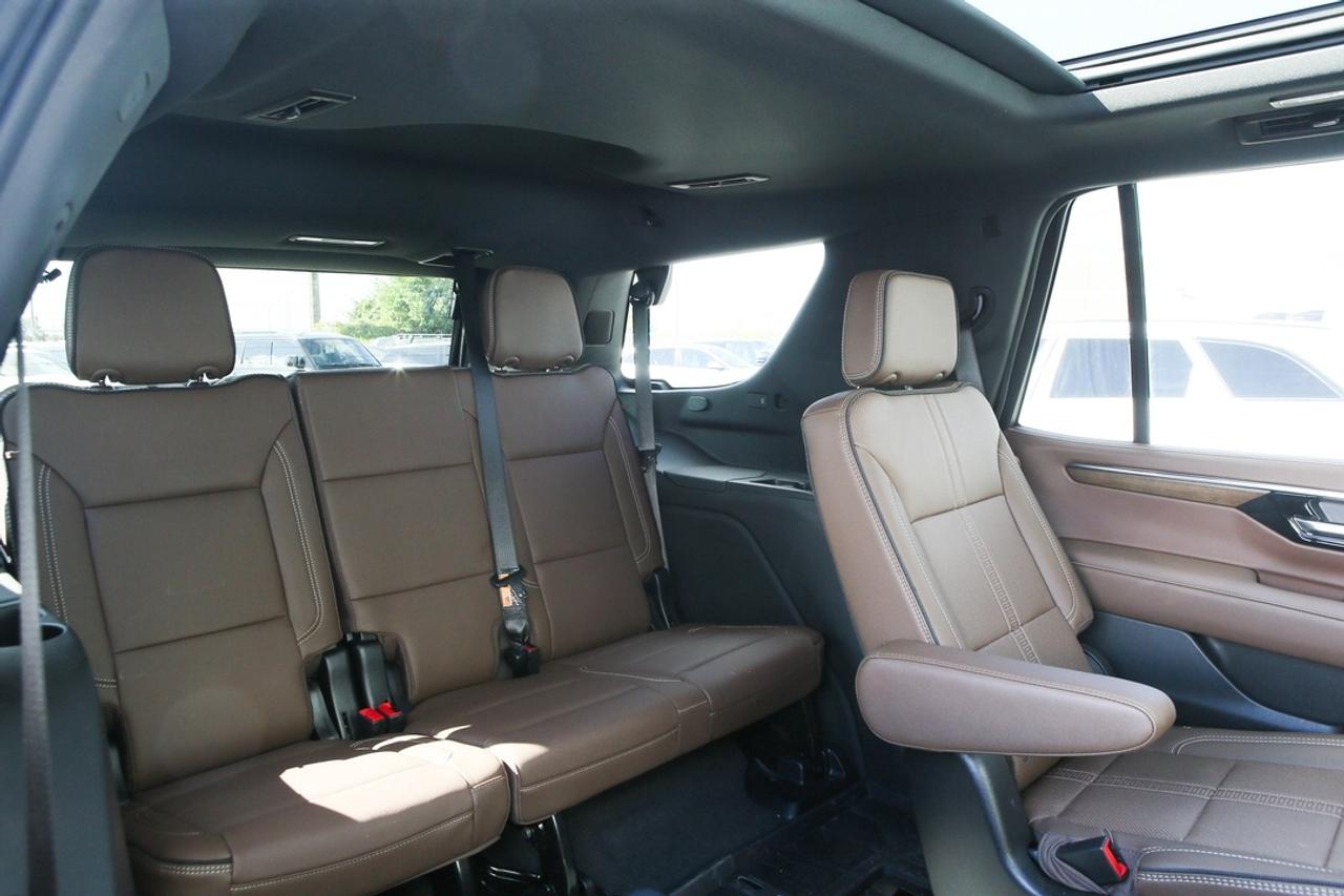 2026 Chevrolet Tahoe HIGH COUNTRY 420 HP 6.2L V8   HIGH COUNTRY DELUXE PACKAGE   MAGNETIC RIDE CONTROL   BOSE? PREMIUM AUDIO   ULTIMATE FAMILY Photo