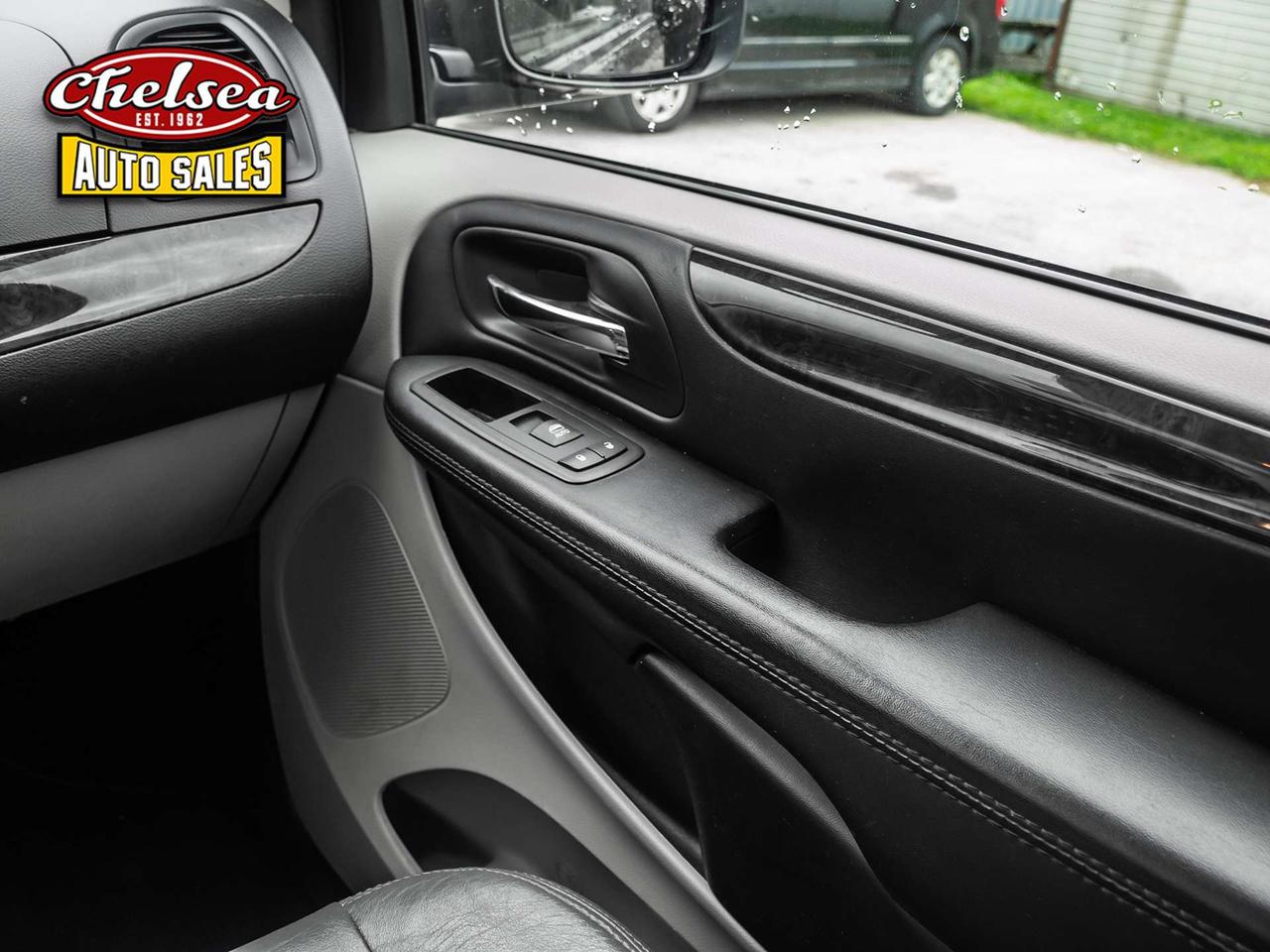 2016 Dodge Grand Caravan SE Photo