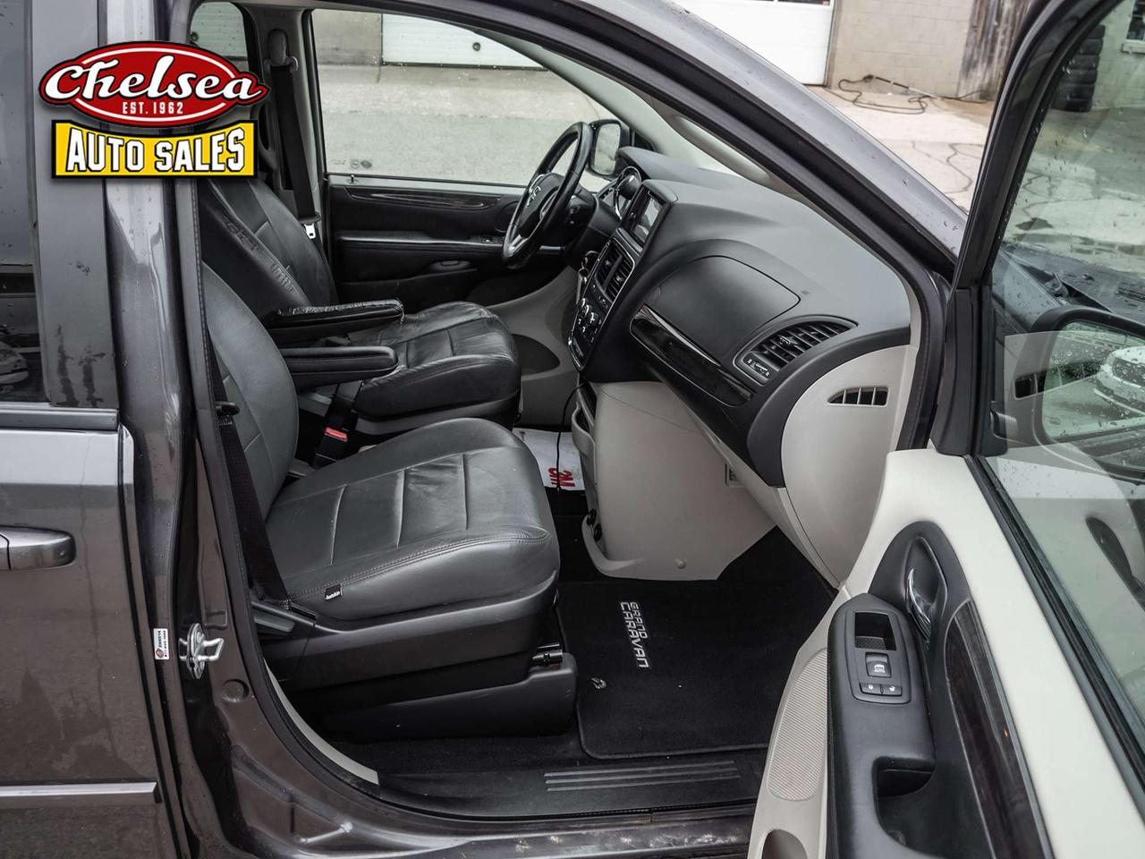 2016 Dodge Grand Caravan SE Photo