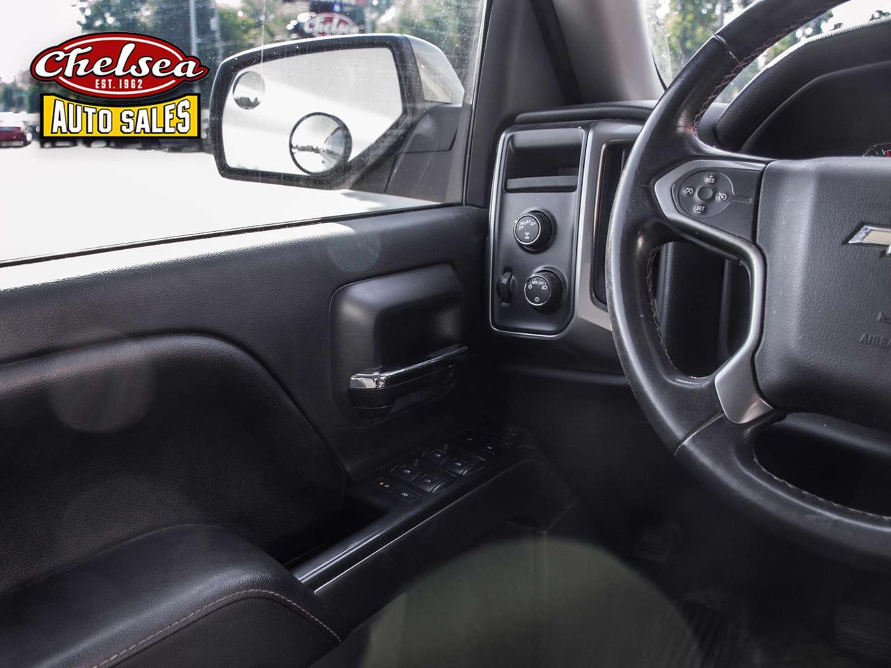 2017 Chevrolet Silverado 1500 LT Crew Cab 4WD Photo