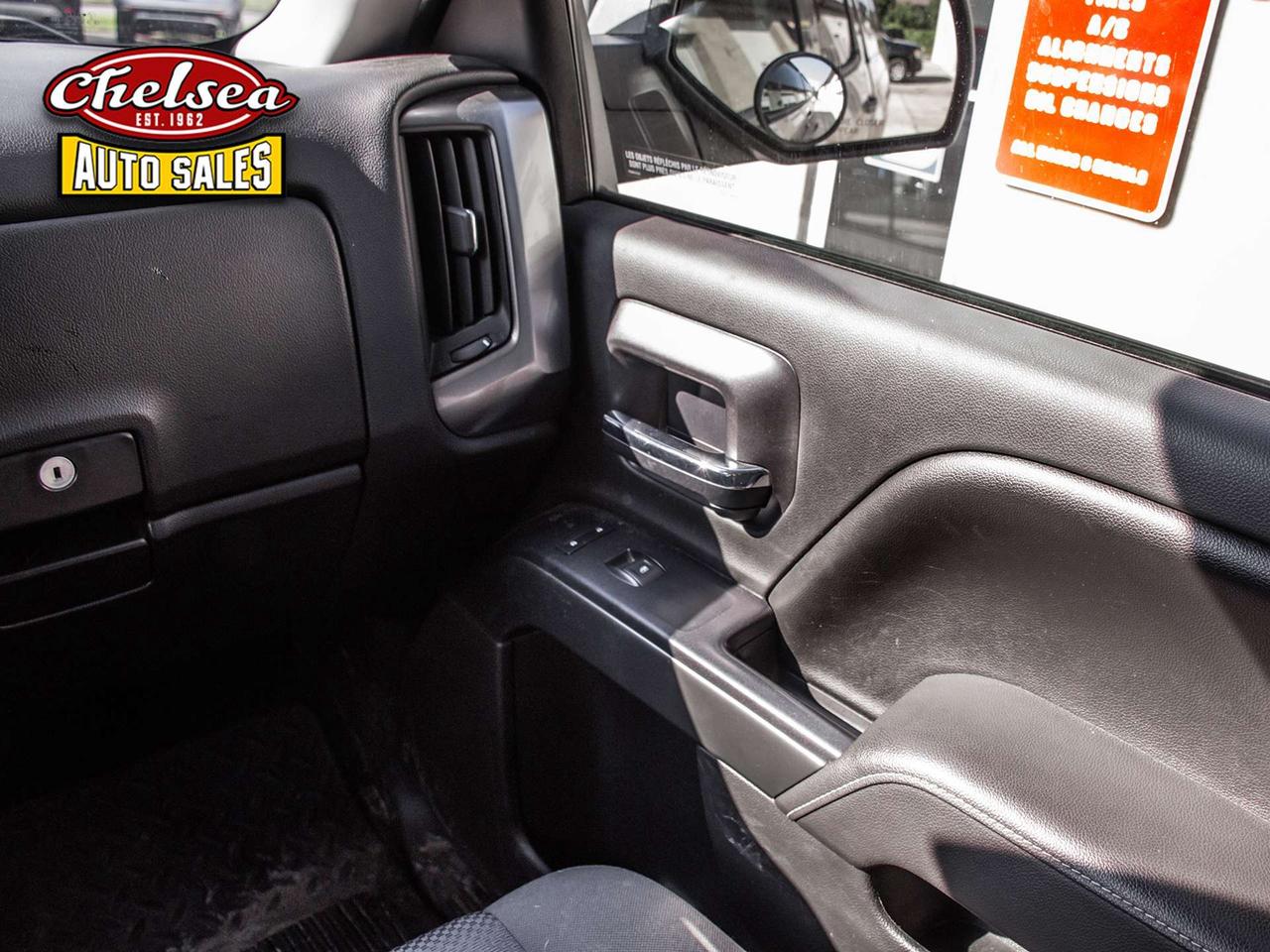 2017 Chevrolet Silverado 1500 LT Crew Cab 4WD Photo