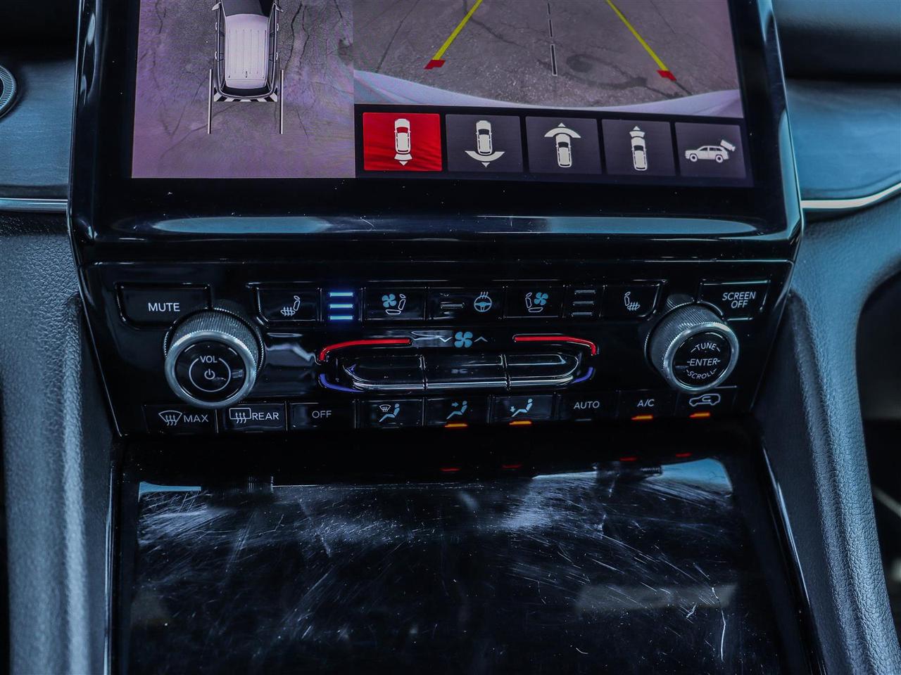 2023 Jeep Grand Cherokee 4xe Overland Photo