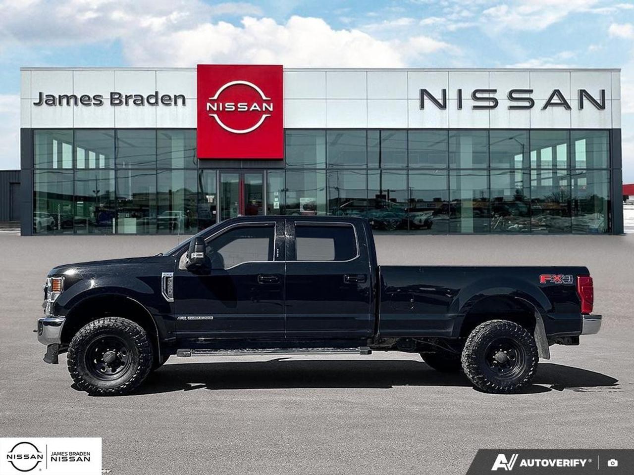 2022 Ford SUPER DUTY F-250 SRW LARIAT 4WD Crew Cab 8' Box Photo2