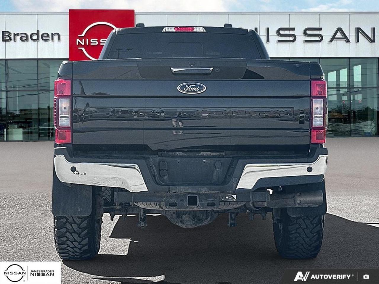 2022 Ford SUPER DUTY F-250 SRW LARIAT 4WD Crew Cab 8' Box Photo4