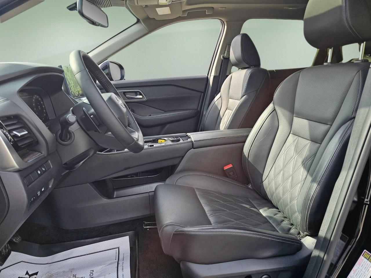 2025 Nissan Rogue Platinum 4dr All-Wheel Drive Sport Utility Photo