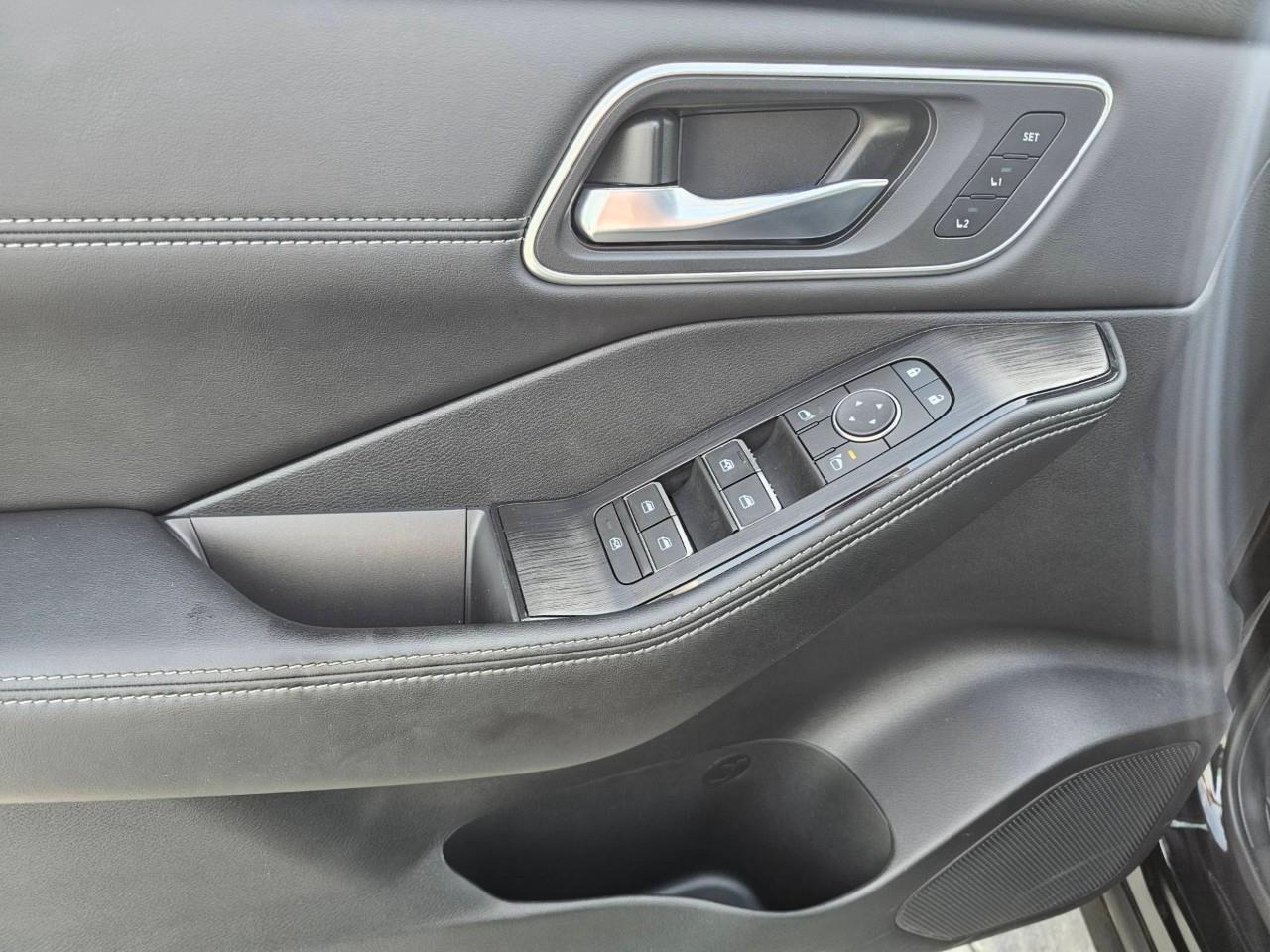 2025 Nissan Rogue Platinum 4dr All-Wheel Drive Sport Utility Photo