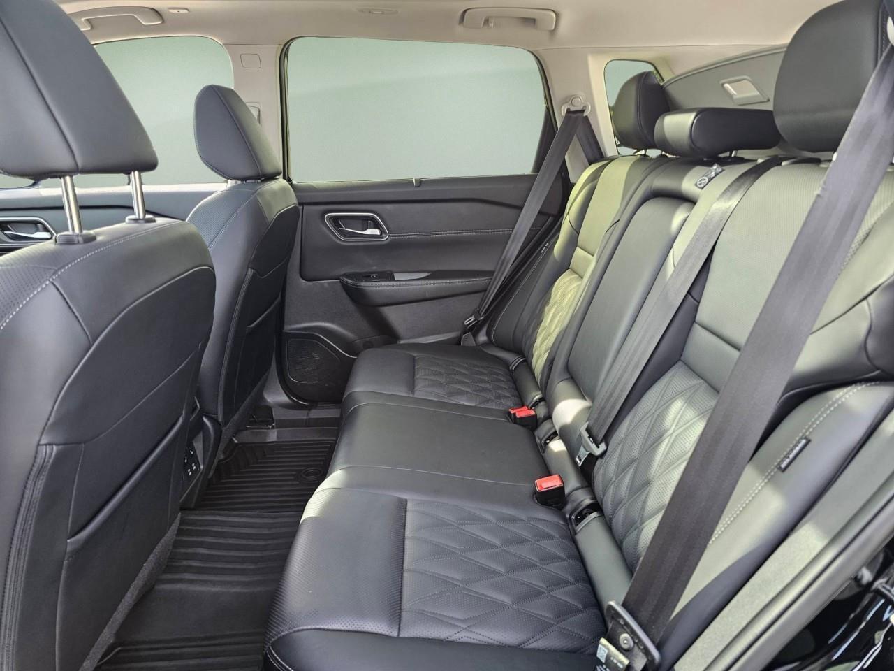 2025 Nissan Rogue Platinum 4dr All-Wheel Drive Sport Utility Photo