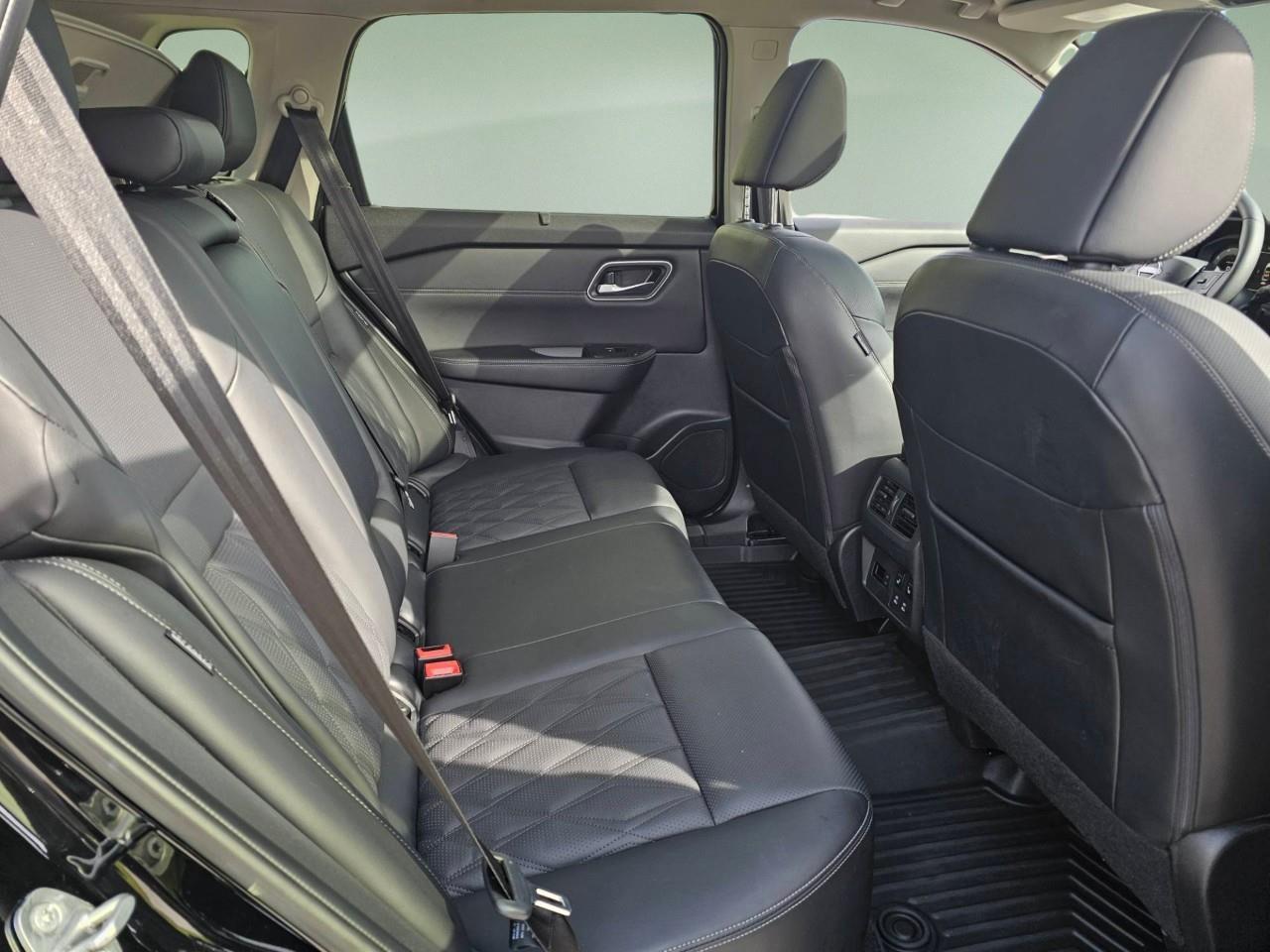 2025 Nissan Rogue Platinum 4dr All-Wheel Drive Sport Utility Photo