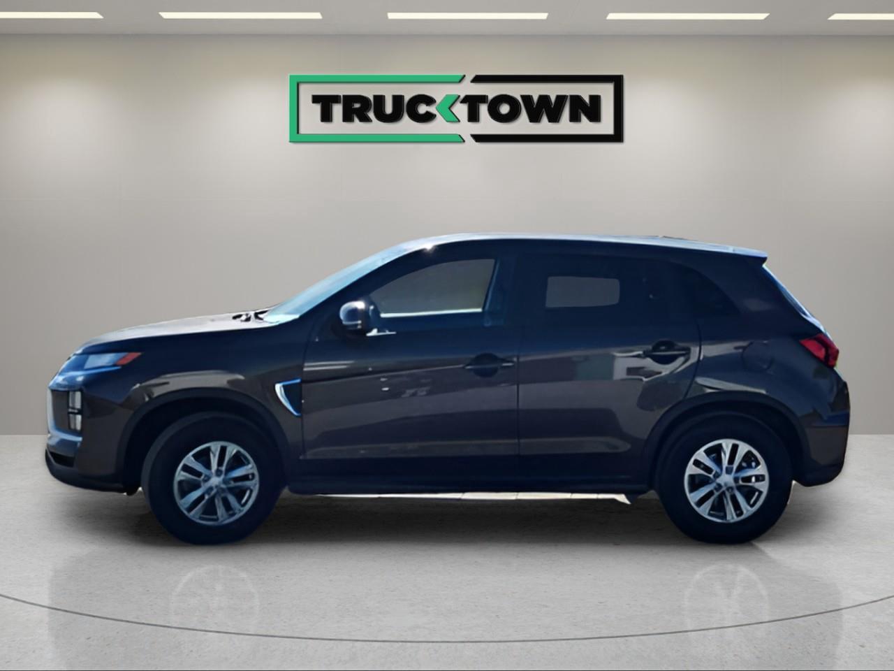 2023 Mitsubishi RVR SE 4dr AWC Photo