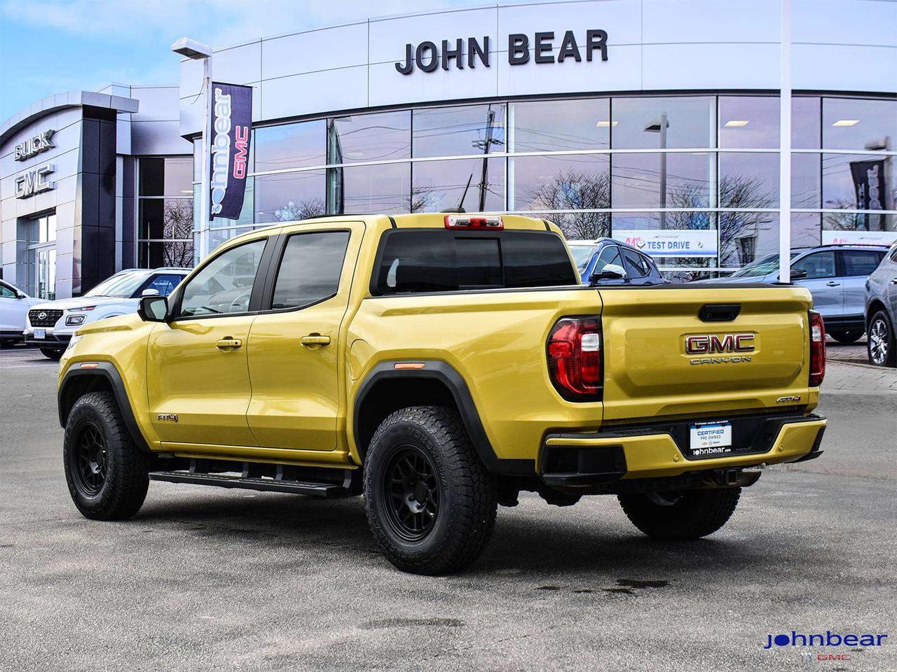 2023 GMC Canyon AT4 Photo