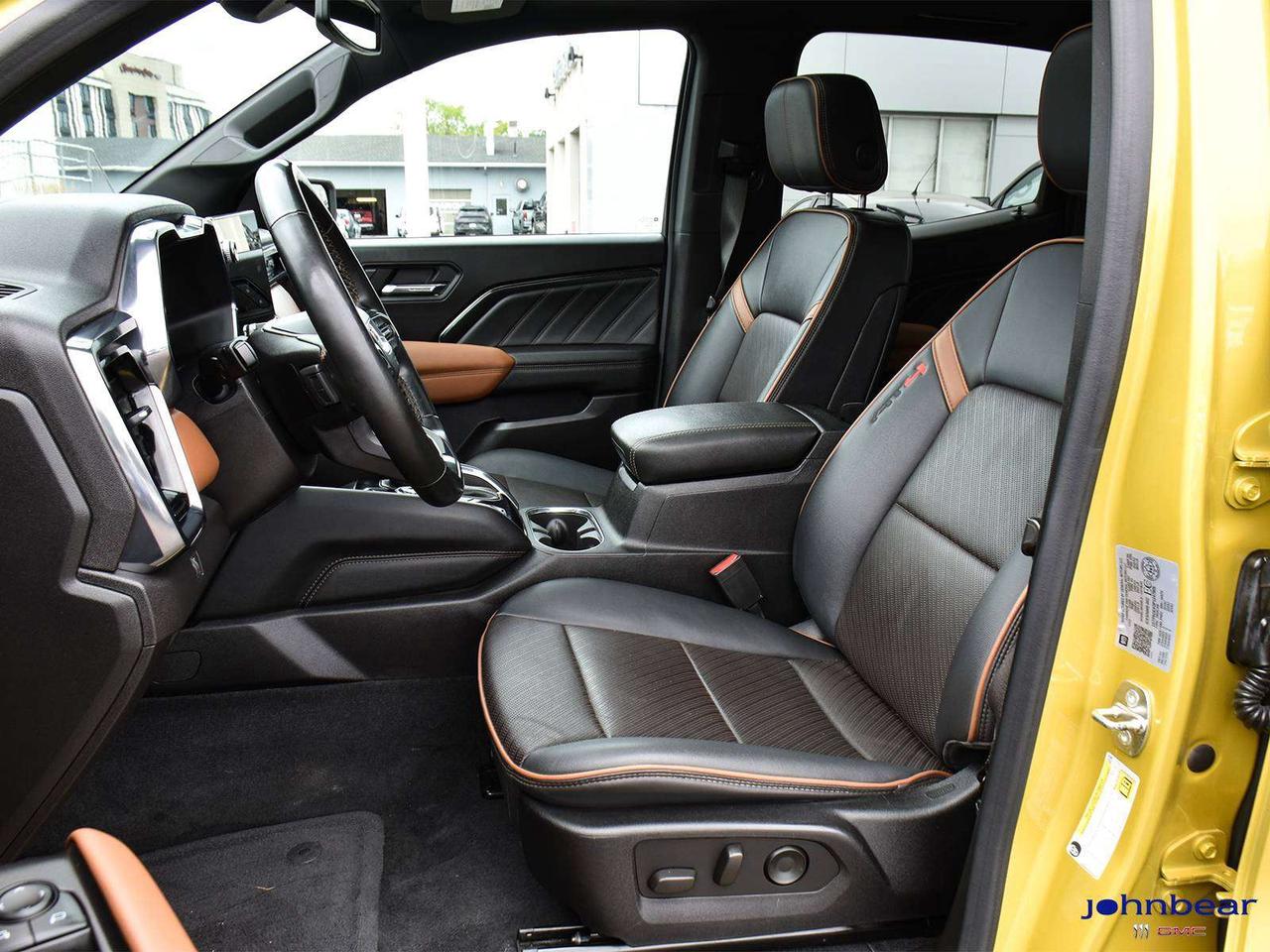 2023 GMC Canyon AT4 Photo