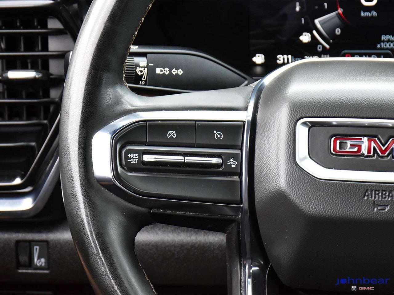 2023 GMC Canyon AT4 Photo