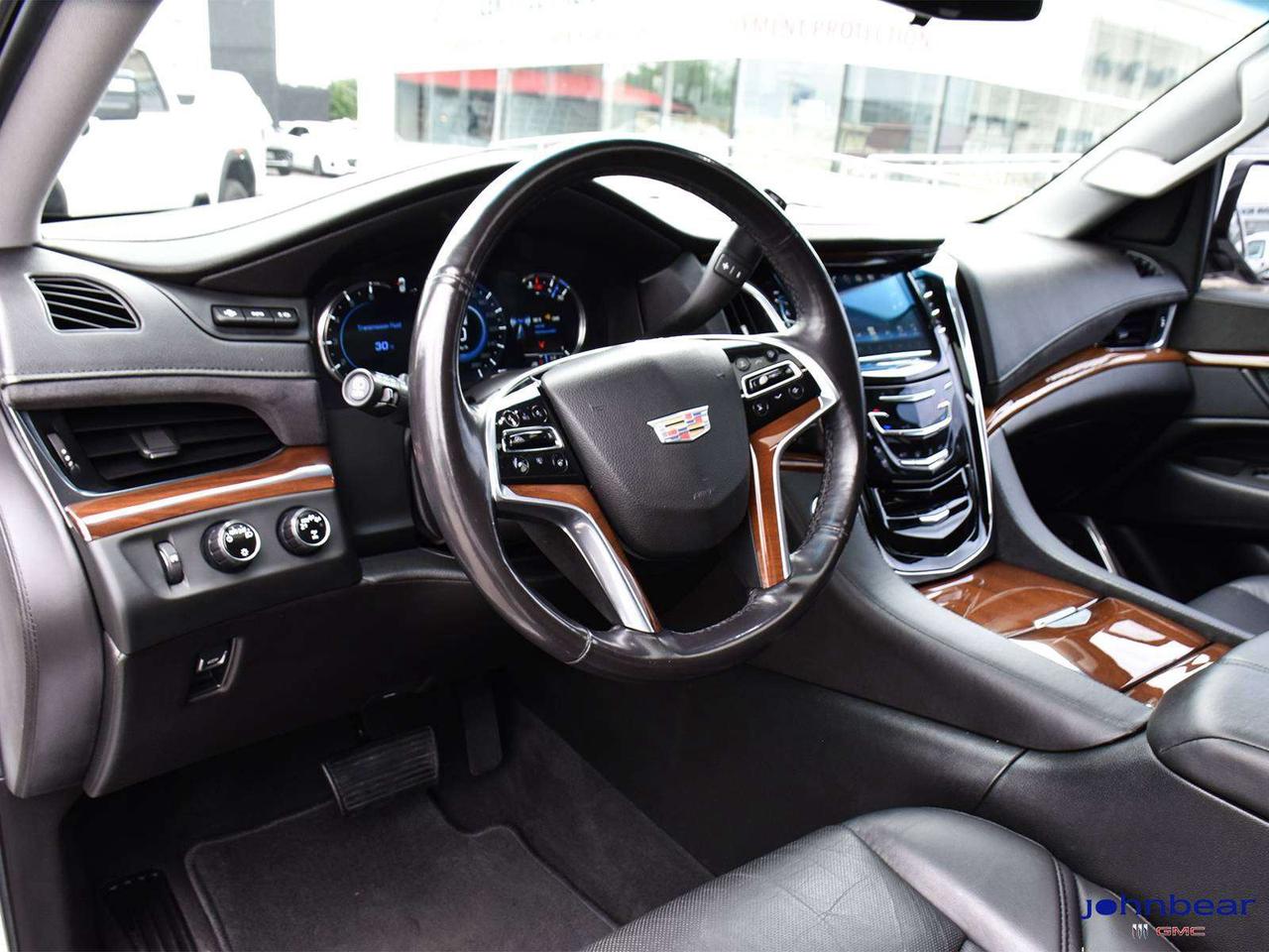 2018 Cadillac Escalade REM START   LEATHER   NAVIGATION   REAR CAM   REAR Photo