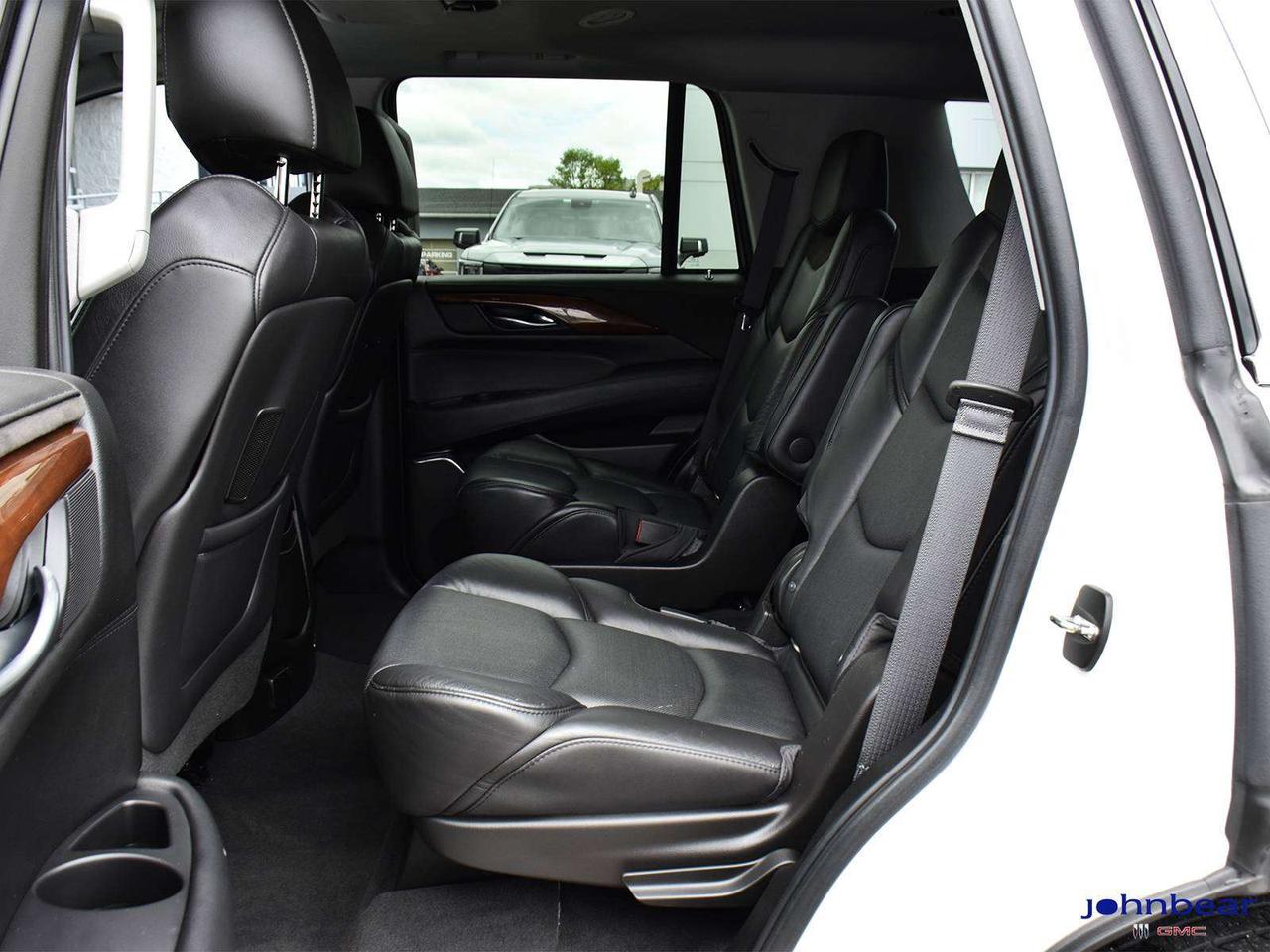 2018 Cadillac Escalade REM START   LEATHER   NAVIGATION   REAR CAM   REAR Photo