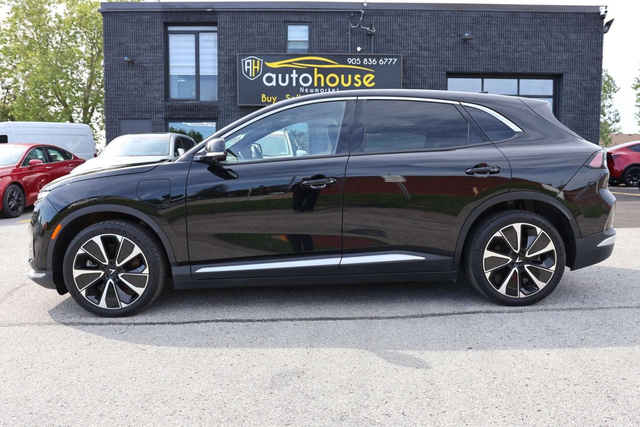 2025 VinFast VF 8 PLUS-AWD/360CAM/NAV/ADAPT CRUISE/HUD/BLIS/LKA/FCW/LEATHER/H&C SEATS/KEYLESS/CARPLAY/PANO ROOF Photo