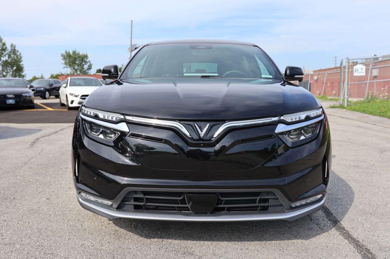 2025 VinFast VF 8 PLUS-AWD/360CAM/NAV/ADAPT CRUISE/HUD/BLIS/LKA/FCW/LEATHER/H&C SEATS/KEYLESS/CARPLAY/PANO ROOF Photo