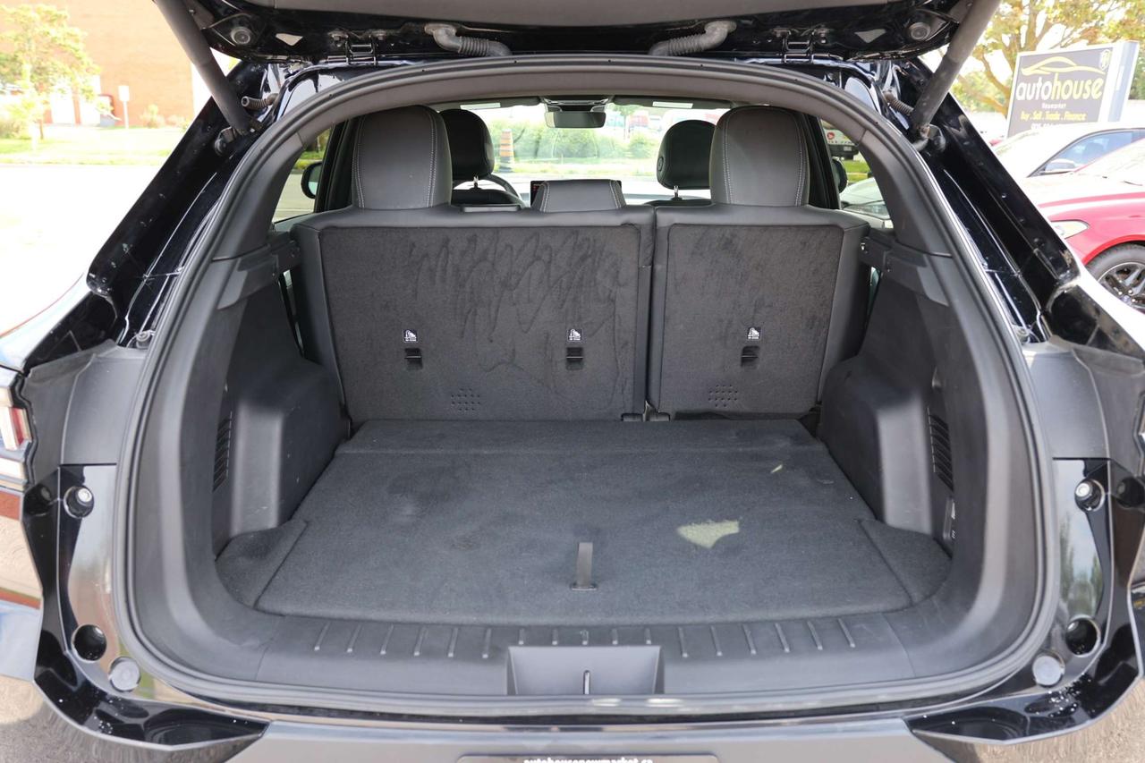 2025 VinFast VF 8 PLUS-AWD/360CAM/NAV/ADAPT CRUISE/HUD/BLIS/LKA/FCW/LEATHER/H&C SEATS/KEYLESS/CARPLAY/PANO ROOF Photo