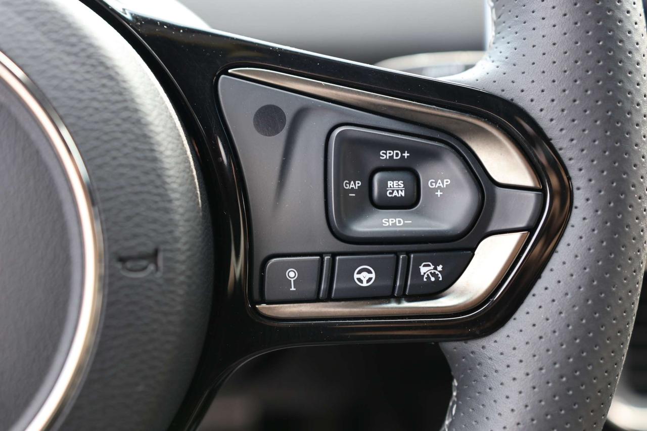 2025 VinFast VF 8 PLUS-AWD/360CAM/NAV/ADAPT CRUISE/HUD/BLIS/LKA/FCW/LEATHER/H&C SEATS/KEYLESS/CARPLAY/PANO ROOF Photo