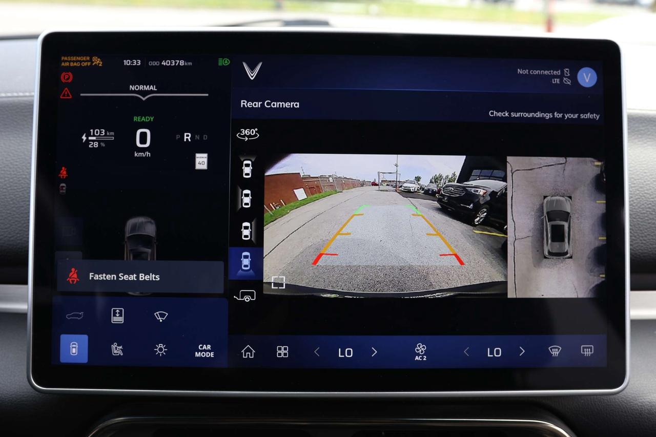 2025 VinFast VF 8 PLUS-AWD/360CAM/NAV/ADAPT CRUISE/HUD/BLIS/LKA/FCW/LEATHER/H&C SEATS/KEYLESS/CARPLAY/PANO ROOF Photo