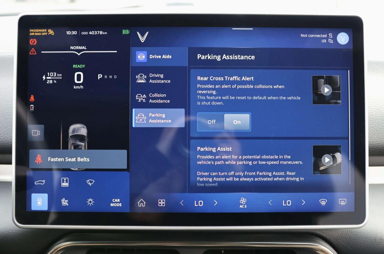 2025 VinFast VF 8 PLUS-AWD/360CAM/NAV/ADAPT CRUISE/HUD/BLIS/LKA/FCW/LEATHER/H&C SEATS/KEYLESS/CARPLAY/PANO ROOF Photo
