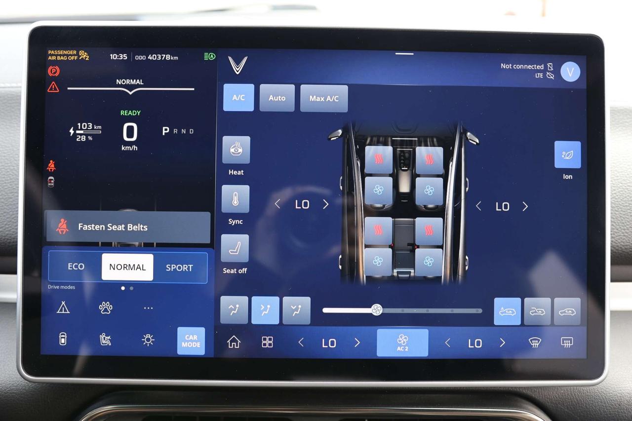 2025 VinFast VF 8 PLUS-AWD/360CAM/NAV/ADAPT CRUISE/HUD/BLIS/LKA/FCW/LEATHER/H&C SEATS/KEYLESS/CARPLAY/PANO ROOF Photo