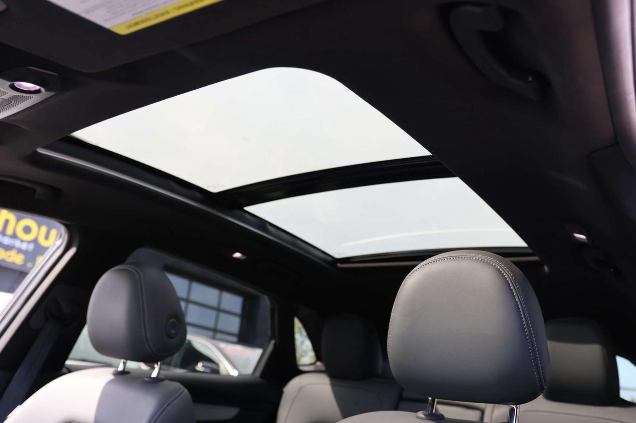 2025 VinFast VF 8 PLUS-AWD/360CAM/NAV/ADAPT CRUISE/HUD/BLIS/LKA/FCW/LEATHER/H&C SEATS/KEYLESS/CARPLAY/PANO ROOF Photo