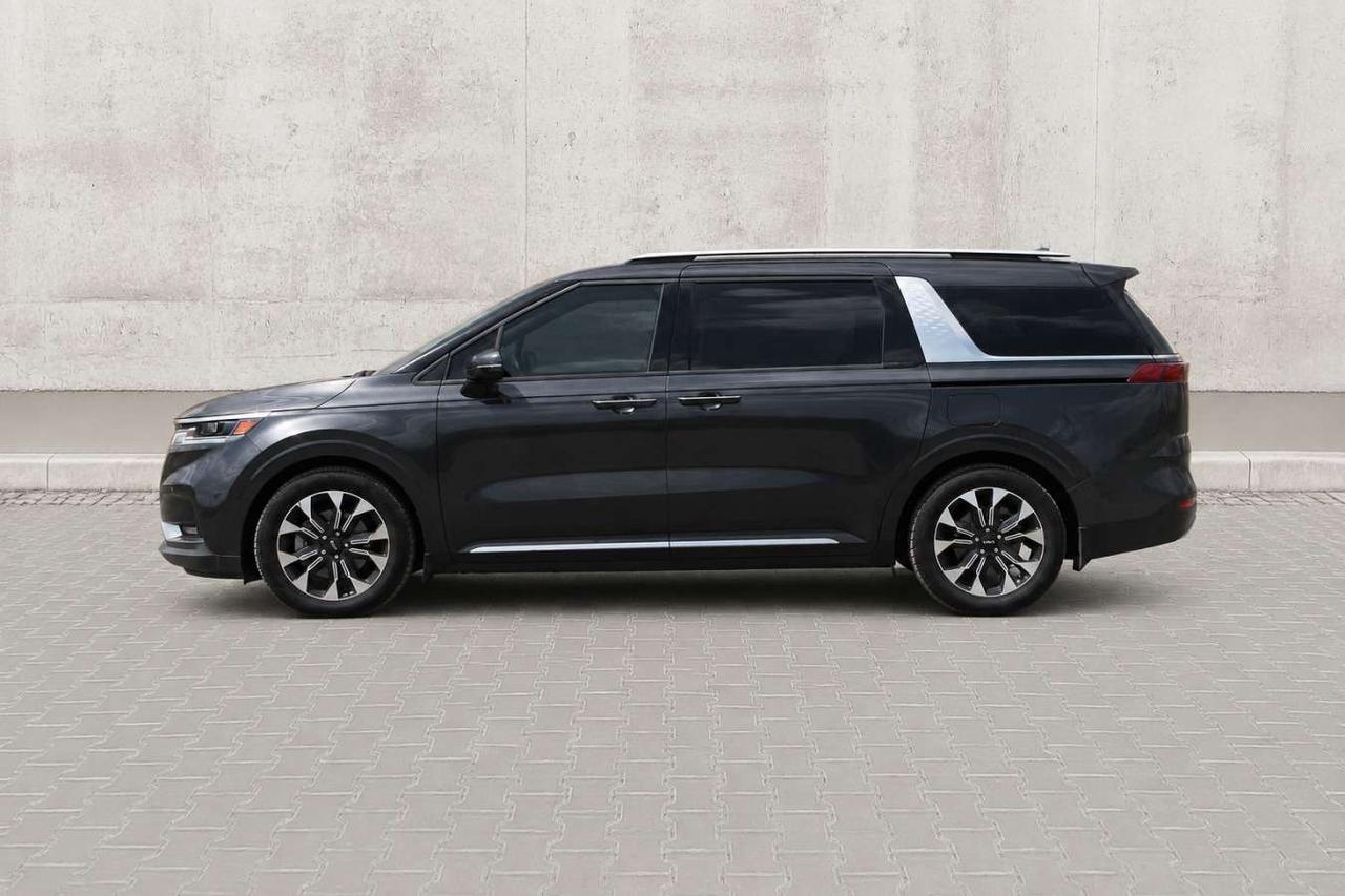 2024 Kia Carnival EX  DriveModes ReverseCamera HtdSeats ParkingSenso Photo