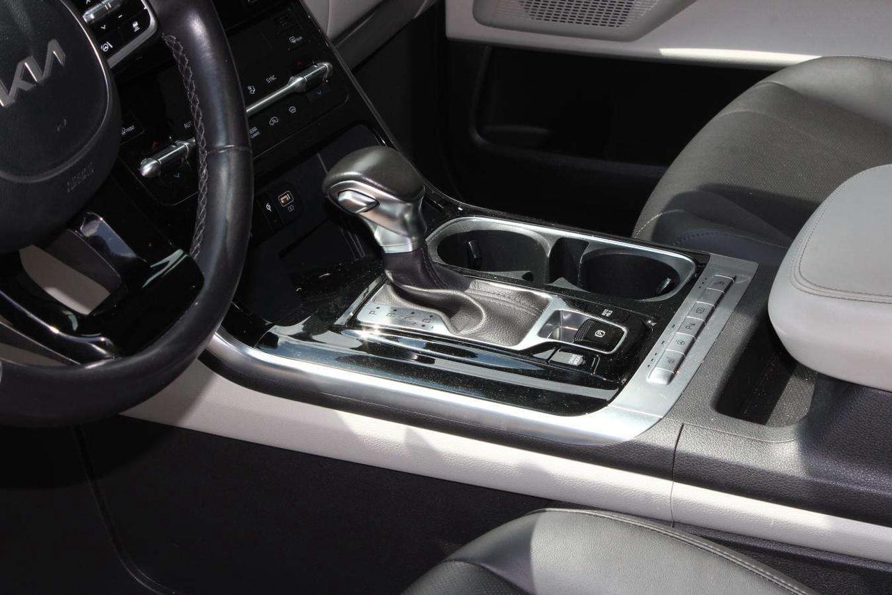 2024 Kia Carnival EX  DriveModes ReverseCamera HtdSeats ParkingSenso Photo