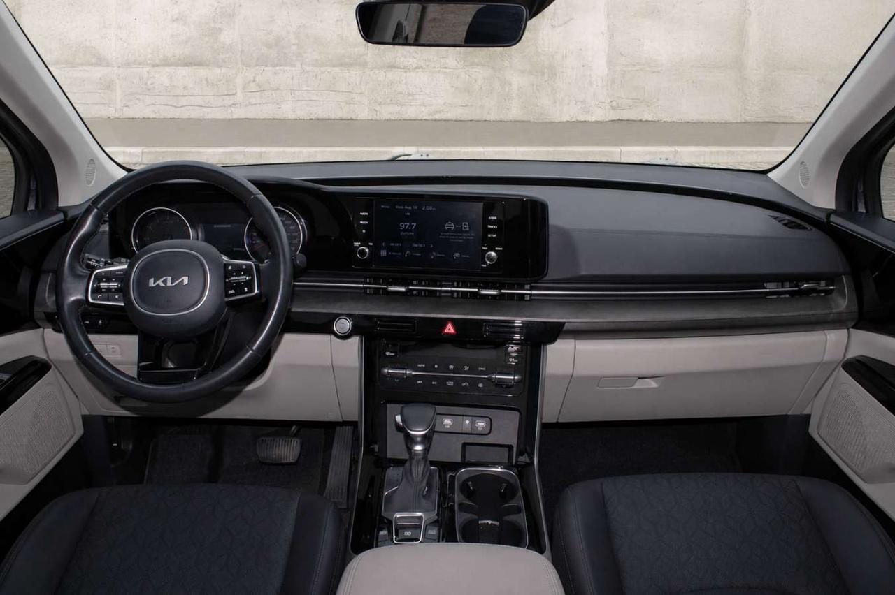 2024 Kia Carnival EX  DriveModes ReverseCamera HtdSeats ParkingSenso Photo