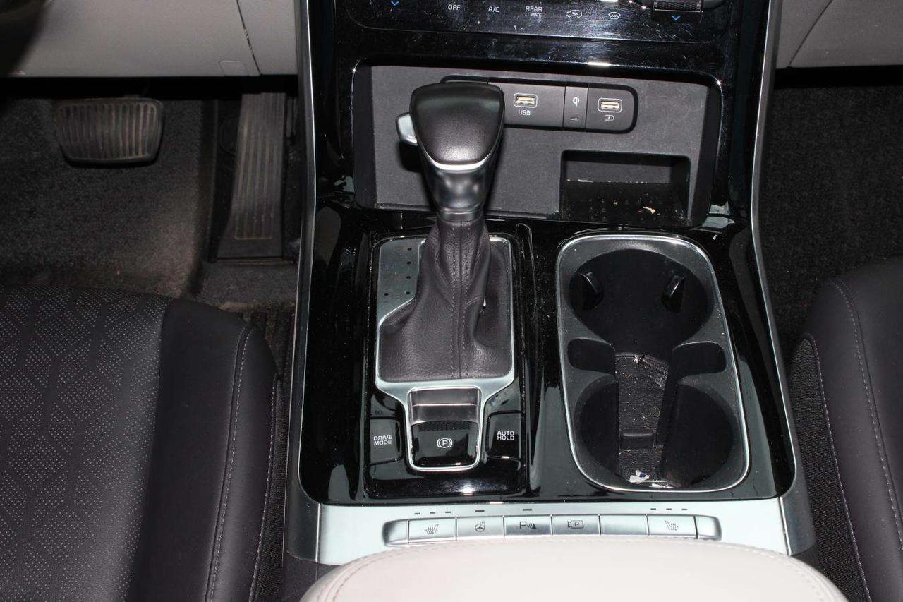 2024 Kia Carnival EX  DriveModes ReverseCamera HtdSeats ParkingSenso Photo