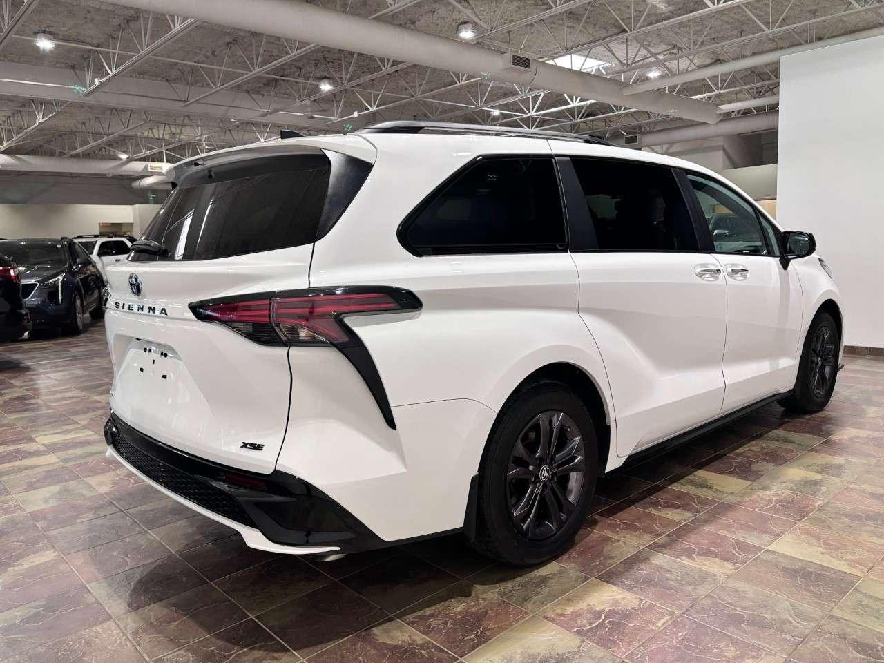 2025 Toyota Sienna XSE 7-Passenger AWD Photo