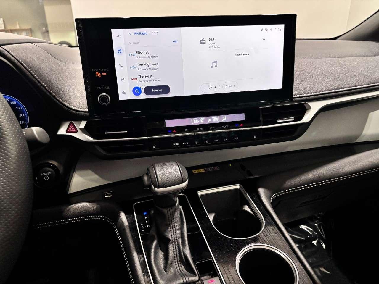 2025 Toyota Sienna XSE 7-Passenger AWD Photo