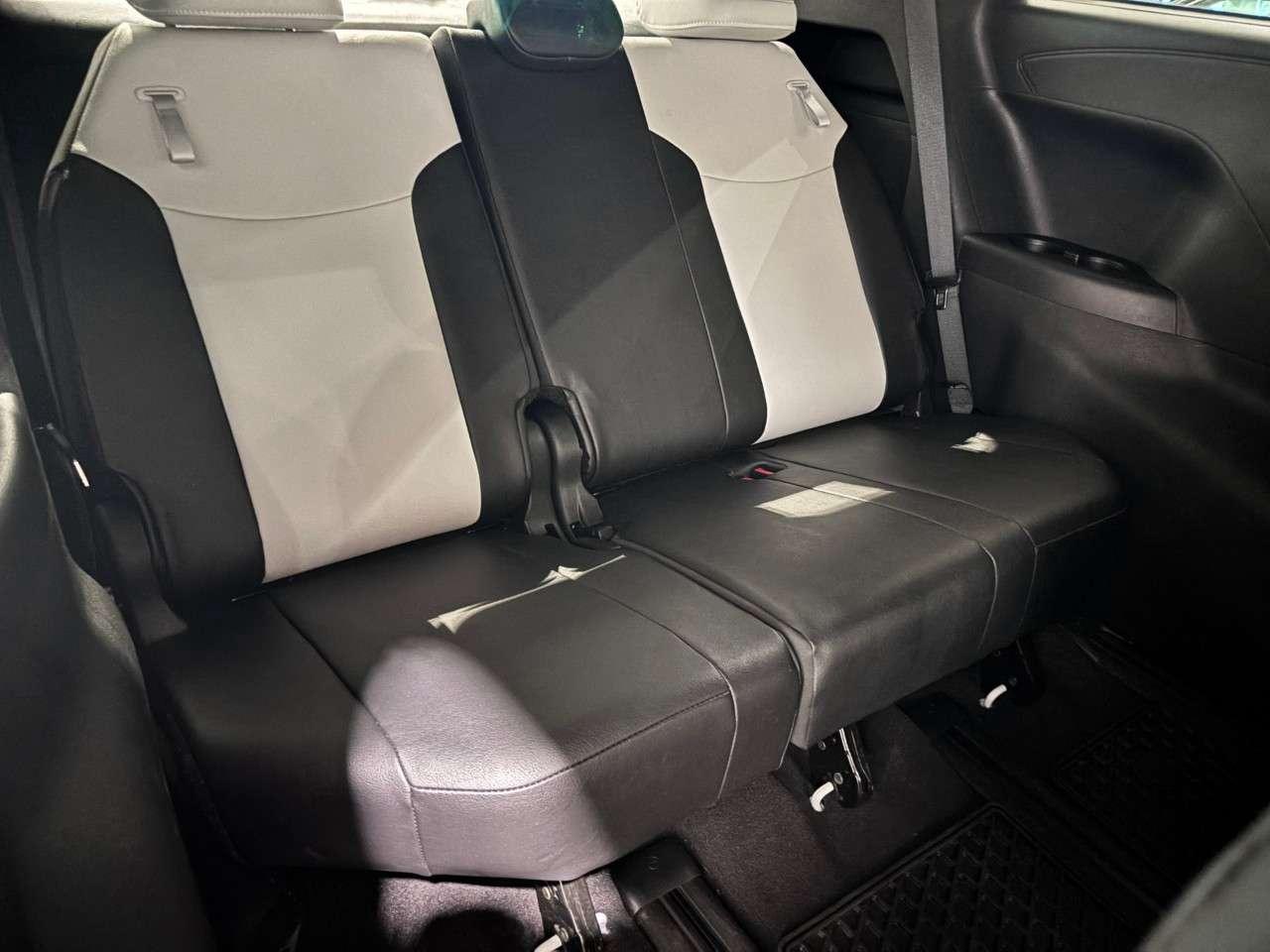 2025 Toyota Sienna XSE 7-Passenger AWD Photo