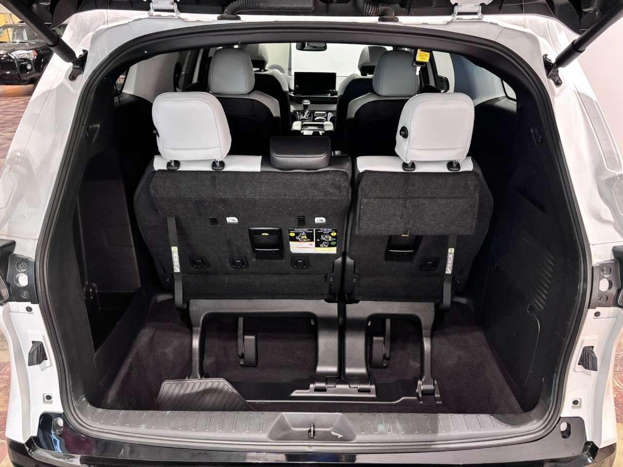 2025 Toyota Sienna XSE 7-Passenger AWD Photo