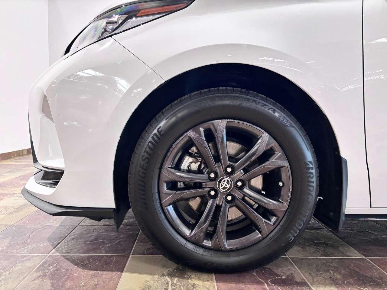 2025 Toyota Sienna XSE 7-Passenger AWD Photo